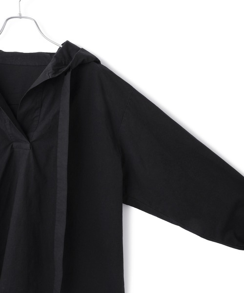 ADAM ET ROPE'(アダムエロペ)の「スキッパーフーディシャツ(シャツ/ブラウス・レディース・ホワイト系その他5/ブラック・FREE)」の14枚目の写真