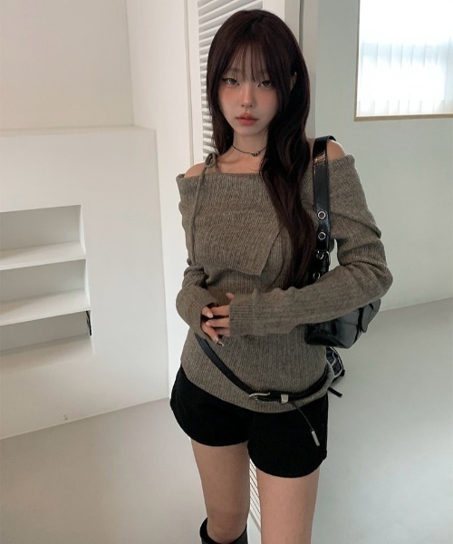 anyonemore（エニワンモア）の「リボンワンオフショルダーリブニット（ニット/セーター・レディース・カーキ/ベージュ/チャコール・FREE）」の9枚目の写真