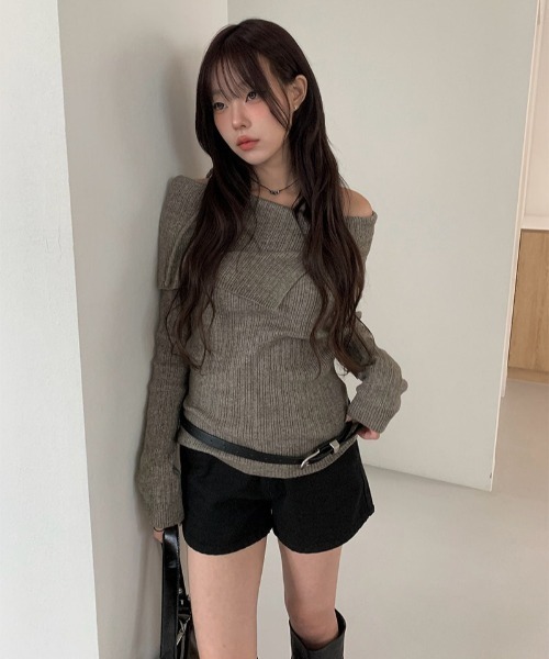 anyonemore（エニワンモア）の「リボンワンオフショルダーリブニット（ニット/セーター・レディース・カーキ/ベージュ/チャコール・FREE）」の10枚目の写真