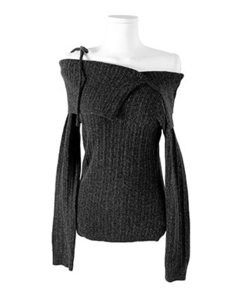 anyonemore（エニワンモア）の「リボンワンオフショルダーリブニット（ニット/セーター・レディース・カーキ/ベージュ/チャコール・FREE）」の6枚目の写真