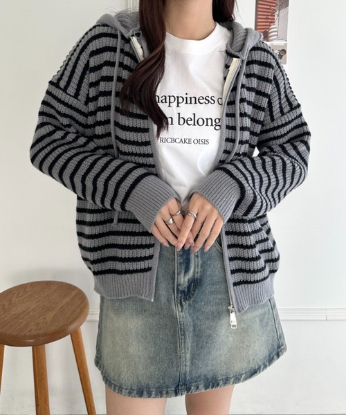 wears(ウェアーズ)の「ボーダー柄ジップニットパーカーー(カーディガン/ボレロ・レディース・グレー/アイボリー・FREE)」の2枚目の写真