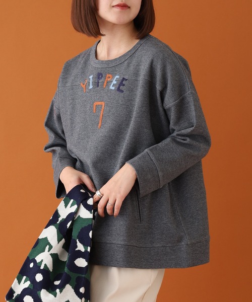 Emago(イマゴ)の「EMAGO ロゴ刺繍プルオーバー 長袖(Tシャツ/カットソー・レディース・レッド/杢グレー/アイボリー・FREE)」の2枚目の写真
