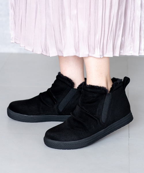 JELLY BEANS（ジェリービーンズ）の「インナーファースエードサイドゴアショートブーツ(211-57361)JELLY BEANS(ジェリービーンズ)（ブーツ・レディース・グレイッシュベージュ/ブラック系/ネイビー・S/M/L/LL）」の2枚目の写真