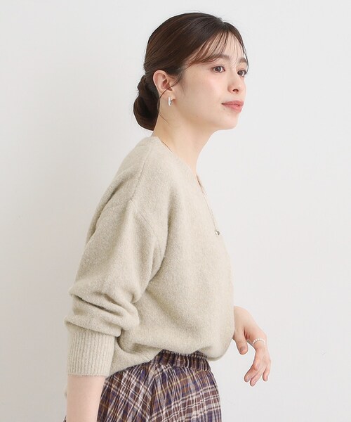 DRESKIP（ドレスキップ）の「ふわふわVネックニット（ニット/セーター・レディース・チャコールグレー/ライトベージュ/ブルー系その他/ピンク系・04/03/02/01）」の18枚目の写真