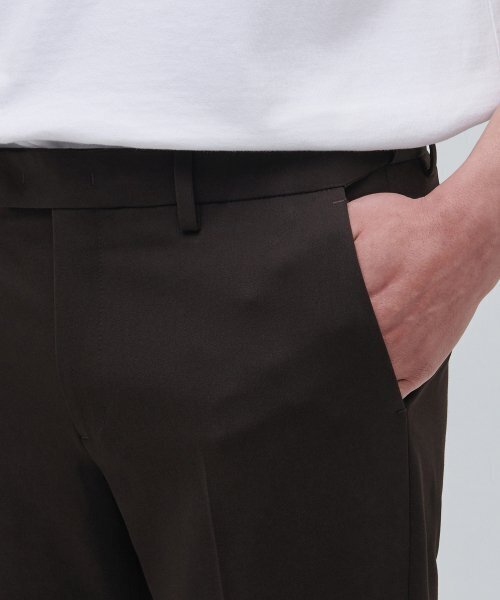 MUSINSA STANDARD（ムシンサスタンダード）の「スキニーヒドゥンバンディングクロップドスラックス[ダークブラウン]（スラックス・メンズ・その他・30/26/27/28/29/31）」の4枚目の写真