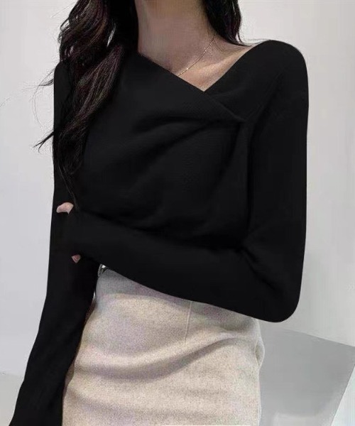 ampm(エーエムピーエム)の「ドレープネック ニットプルオーバー(Tシャツ/カットソー・レディース・ホワイト/ブラック・M/L)」の2枚目の写真