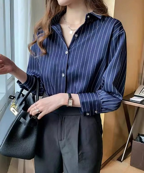 SallyLunn(サリーラン)の「ストライプスタンドカラーシャツ(シャツ/ブラウス・レディース・ネイビー/ホワイト・MEDIUM/LARGE)」の2枚目の写真