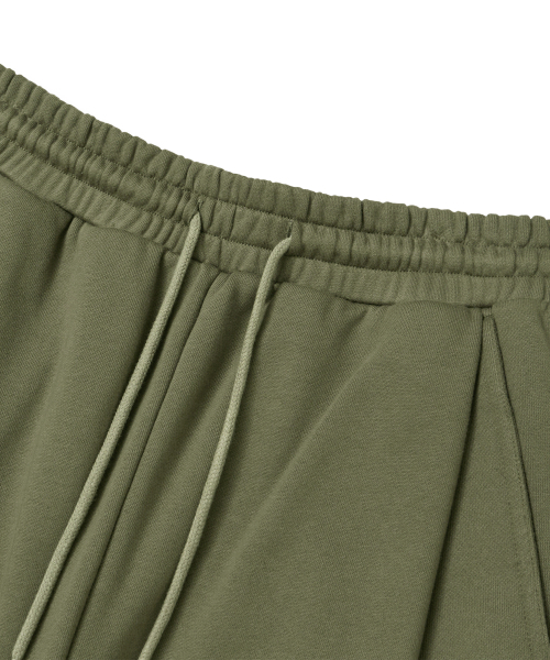 BROWNBREATH（ブラウンブレス）の「TAG TWO TUCK WIDE SWEAT PANTS - KHAKI（スウェットパンツ・レディース・その他・SMALL/MEDIUM/LARGE/X-LARGE/2XL）」の3枚目の写真