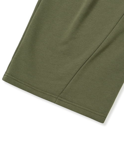 BROWNBREATH（ブラウンブレス）の「TAG TWO TUCK WIDE SWEAT PANTS - KHAKI（スウェットパンツ・レディース・その他・SMALL/MEDIUM/LARGE/X-LARGE/2XL）」の6枚目の写真