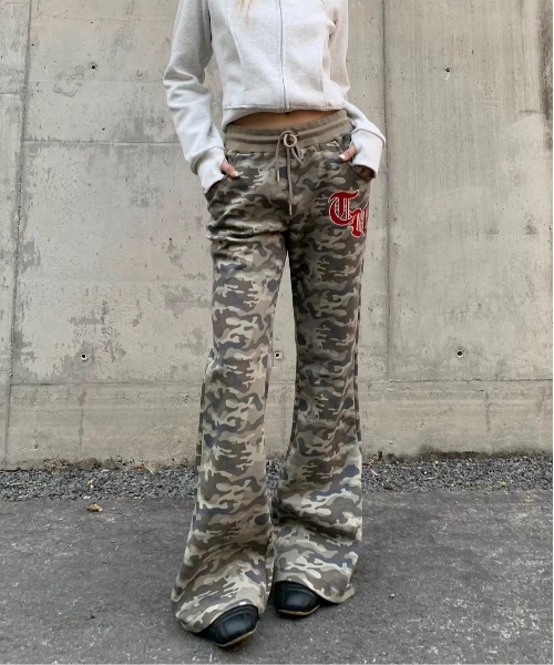 FUN(ファン)の「メイサイフレアパンツ(その他パンツ・レディース・カーキ/ベージュ・FREE)」の2枚目の写真
