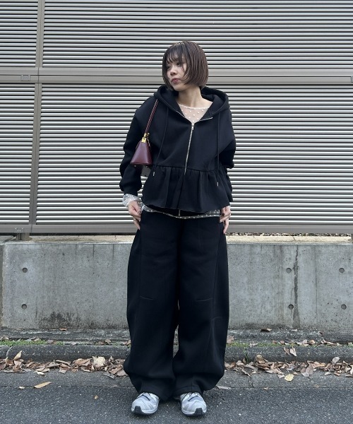 nissen(ニッセン)の「裏起毛スウェットペプラムジップアップパーカー(パーカー・レディース・杢グレー/ブラック/ダークブラウン・L/LL/S/M)」の1枚目の写真