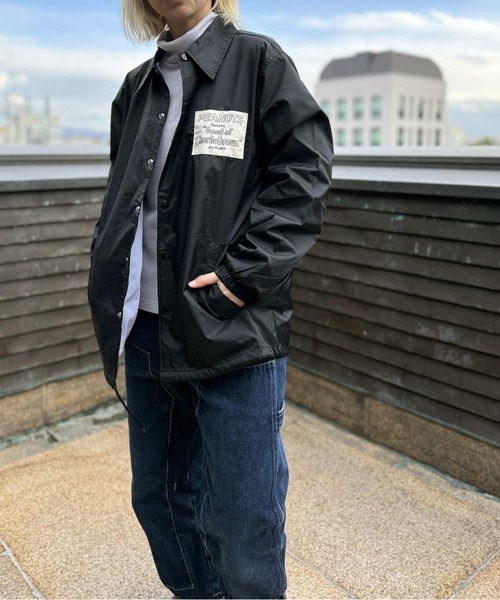 SNOOPY×OLD BETTY'S(スヌーピーカケルオールドベティーズ)の「SNP Nylon Coach Jacket(FOOTBALL)(ナイロンジャケット・レディース・ワイン/グリーン/ネイビー/グレー/ブラック・M)」の3枚目の写真