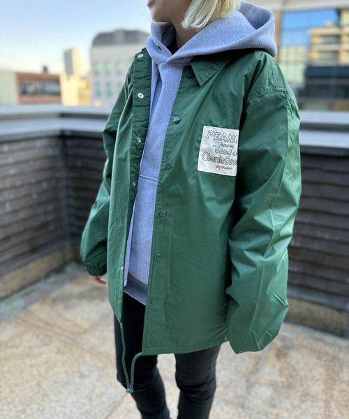 SNOOPY×OLD BETTY'S(スヌーピーカケルオールドベティーズ)の「SNP Nylon Coach Jacket(FOOTBALL)(ナイロンジャケット・レディース・ワイン/グリーン/ネイビー/グレー/ブラック・M)」の9枚目の写真