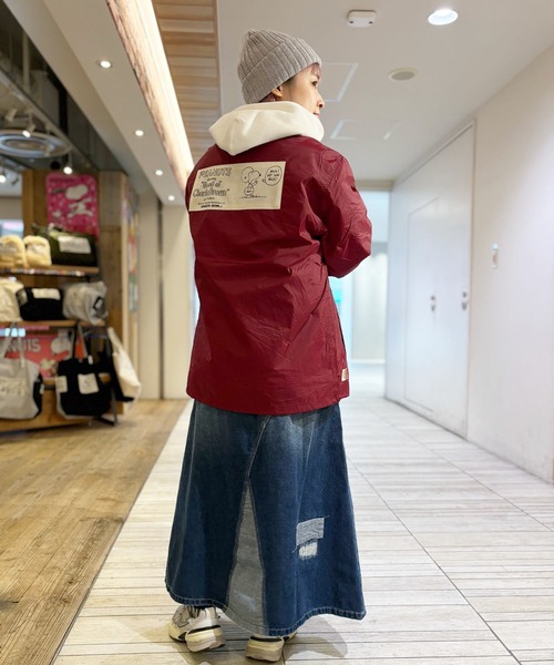 SNOOPY×OLD BETTY'S(スヌーピーカケルオールドベティーズ)の「SNP Nylon Coach Jacket(FOOTBALL)(ナイロンジャケット・レディース・ワイン/グリーン/ネイビー/グレー/ブラック・M)」の13枚目の写真