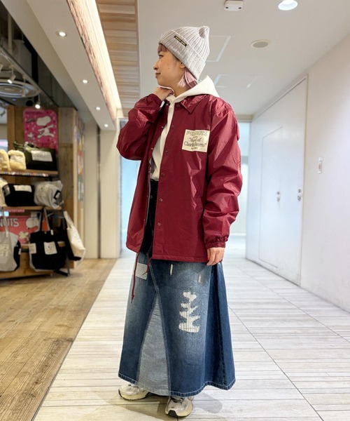 SNOOPY×OLD BETTY'S(スヌーピーカケルオールドベティーズ)の「SNP Nylon Coach Jacket(FOOTBALL)(ナイロンジャケット・レディース・ワイン/グリーン/ネイビー/グレー/ブラック・M)」の14枚目の写真