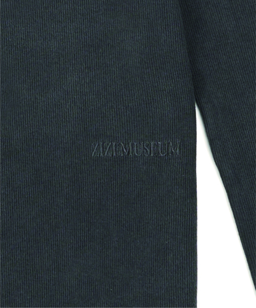 ZIZEMUSEUM(ジゼミュージアム)の「V NECK BUTTON HOODIE (CHARCOAL GRAY)(パーカー・レディース・その他・SMALL/MEDIUM)」の4枚目の写真