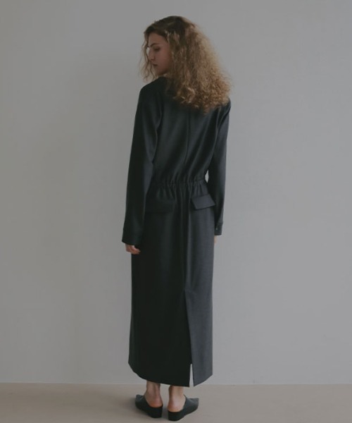 ETRE TOKYO（エトレトウキョウ）の「ウーステッドドレープネックワンピース（ワンピース・レディース・ブラック/チャコール・S/M）」の4枚目の写真