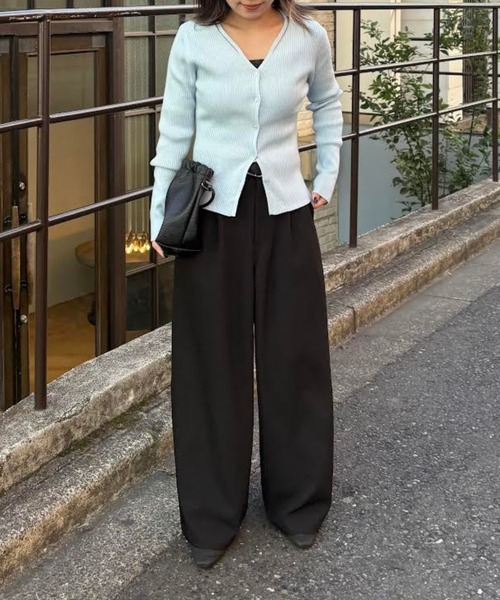 COLONY 2139（コロニートゥーワンスリーナイン）の「スリットVネックニットカーディガン（カーディガン/ボレロ・レディース・サックスブルー/ブラック/ピンク/グレー・FREE）」の6枚目の写真