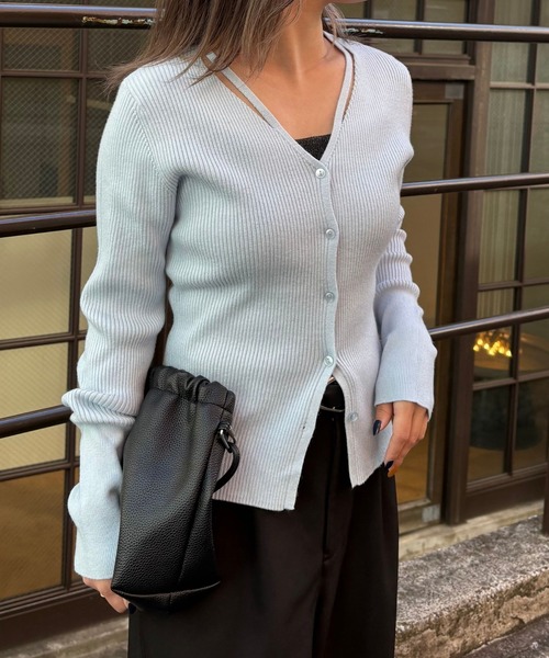 COLONY 2139（コロニートゥーワンスリーナイン）の「スリットVネックニットカーディガン（カーディガン/ボレロ・レディース・サックスブルー/ブラック/ピンク/グレー・FREE）」の5枚目の写真