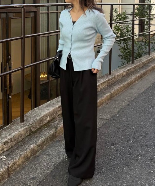 COLONY 2139（コロニートゥーワンスリーナイン）の「スリットVネックニットカーディガン（カーディガン/ボレロ・レディース・サックスブルー/ブラック/ピンク/グレー・FREE）」の7枚目の写真