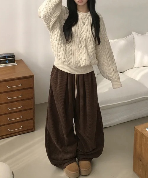 &soiree(アンドソワレ)の「コーデュロイオーバーサイズパンツ(その他パンツ・レディース・ブルー/オフホワイト/ネイビー/チャコール/ブラック/ブラウン・FREE)」の5枚目の写真