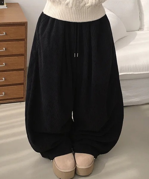 &soiree(アンドソワレ)の「コーデュロイオーバーサイズパンツ(その他パンツ・レディース・ブルー/オフホワイト/ネイビー/チャコール/ブラック/ブラウン・FREE)」の14枚目の写真
