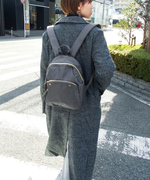 Fashion Letter(ファッションレター)の「8ポケット ミニリュック(バックパック/リュック・レディース・チャコールグレー/ブルーグリーン/グレイッシュベージュ/ブラック・FREE)」の2枚目の写真