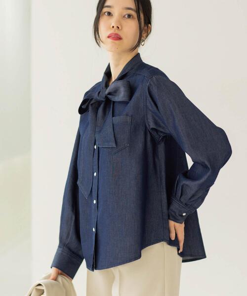 OPAQUE.CLIP（オペークドットクリップ）の「セルロース混デニムボウタイブラウス【洗濯機OK】（シャツ/ブラウス・レディース・ネイビー/ブルー系その他・40/38/42）」の12枚目の写真