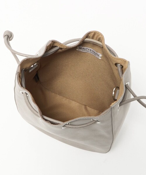 BEAUTY&YOUTH UNITED ARROWS（ビューティーアンドユースユナイテッドアローズ）の「マット ショルダー ポーチ（ハンドバッグ・メンズ・ベージュ/ダークグレー・FREE）」の6枚目の写真