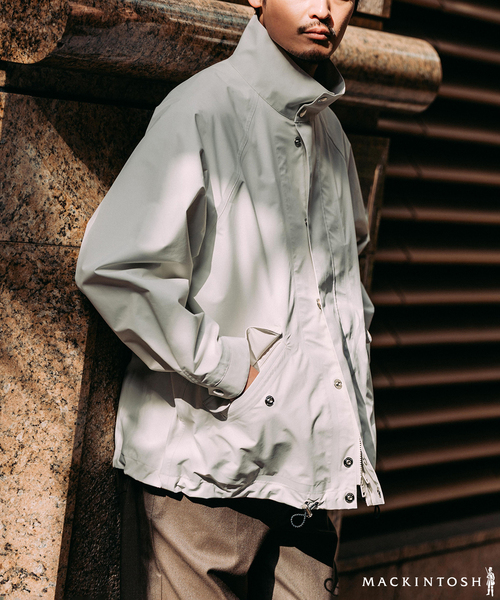 Mackintosh（マッキントッシュ）の「MACKINTOSH(マッキントッシュ) 別注  WEATHERTEC SKYE ショート（その他アウター・メンズ・ネイビー/ホワイト・40/38/36）」の2枚目の写真