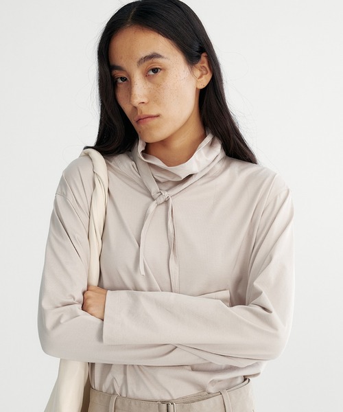 Bie(ビエ)の「リボンカラープルオーバーカットソー(Tシャツ/カットソー・レディース・ライトブラウン/オフホワイト・M/S)」の2枚目の写真