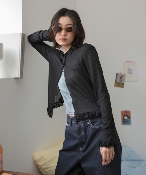 HEILIS（ヘイリス）の「フリルシアーカーディガン / 長袖 トップス カーディガン トップス フリル ペプラム ポロシャツ 春服 秋服 冬服 韓国 ノームコア カジュアル シンプル 無地 ライム イエロー ブラック グレー シアーカーデ（カーディガン/ボレロ・レディース・グレー/イエロー/ブラック・FREE）」の15枚目の写真