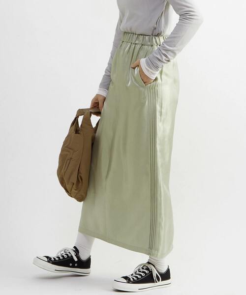 CONVERSE TOKYO(コンバーストウキョウ)の「SHINY SATIN PINTUCK SKIRT(スカート・レディース・ブラック/グレー/グリーン・FREE)」の3枚目の写真