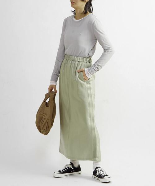 CONVERSE TOKYO(コンバーストウキョウ)の「SHINY SATIN PINTUCK SKIRT(スカート・レディース・ブラック/グレー/グリーン・FREE)」の6枚目の写真