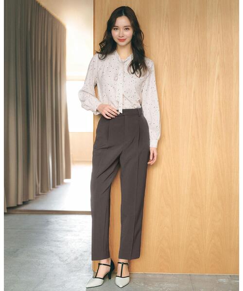 index（インデックス）の「ストレッチテーパードパンツ/セットアップ対応【洗濯機OK/防シワ/イージーアイロン】（その他パンツ・レディース・ネイビー/ブラック系7/ナチュラル/チャコールグレー・42/40/38/36）」の5枚目の写真