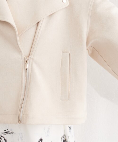 natural couture(ナチュラルクチュール)の「スエードライダースジャケット(ライダースジャケット・レディース・アイボリー/グレイッシュベージュ/チャコールグレー/ミント・FREE)」の21枚目の写真