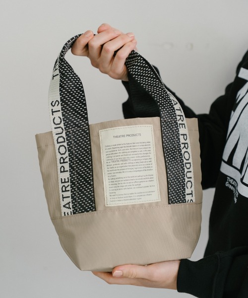 THEATRE PRODUCTS（シアタープロダクツ）の「ドット柄ジャガードテープ バッグ／MISSISSIPPI Ssize/500mlペットボトル収納可能（ショルダーバッグ・レディース・ブラウン/ベージュ/ブラック・FREE）」の3枚目の写真