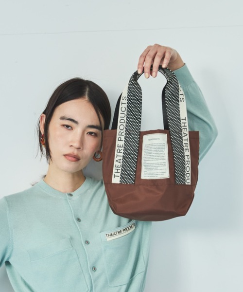 THEATRE PRODUCTS（シアタープロダクツ）の「ドット柄ジャガードテープ バッグ／MISSISSIPPI Ssize/500mlペットボトル収納可能（ショルダーバッグ・レディース・ブラウン/ベージュ/ブラック・FREE）」の2枚目の写真