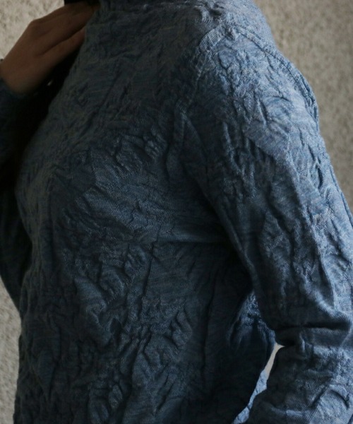 sanpo kuschel(サンポクシェル)の「軽い着心地立体柄ウールトップス(Tシャツ/カットソー・レディース・ブルー・FREE)」の5枚目の写真