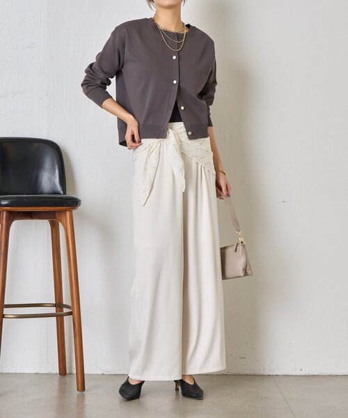 Jena espace merveilleux(ジェナ エスパスメルヴェイユ)の「【ロングシーズン使える】金ボタンクルーニットカーディガン(ニット/セーター・レディース・アイボリー/チャコールグレー/レッド・FREE)」の20枚目の写真