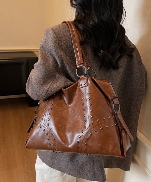 おしゃれスタ(オシャレスタ)の「大容量 ボストン型ショルダーバッグ(ショルダーバッグ・レディース・ブラック/ダークブラウン/ブラウン/レッド・FREE)」の14枚目の写真