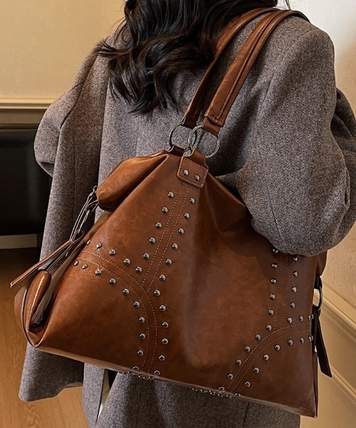 おしゃれスタ(オシャレスタ)の「大容量 ボストン型ショルダーバッグ(ショルダーバッグ・レディース・ブラック/ダークブラウン/ブラウン/レッド・FREE)」の15枚目の写真