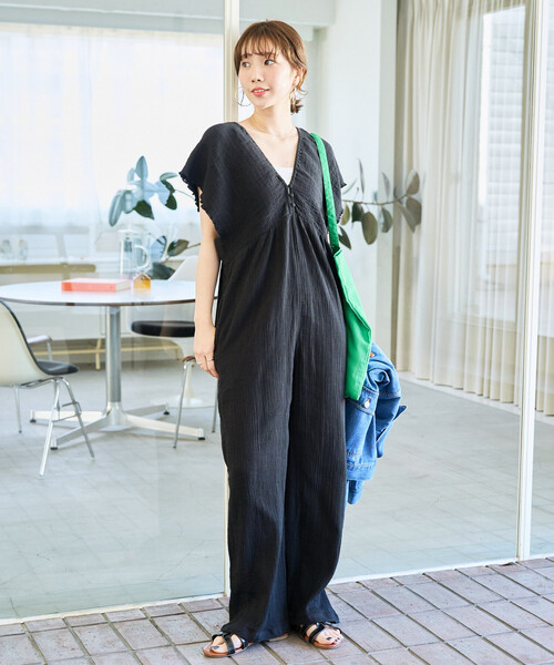 FREAK'S STORE（フリークスストア）の「限定展開　インド ダブルガーゼ シャーリング オールインワン（つなぎ/オールインワン・レディース・ブラック/ブラウン/オリーブ/ナチュラル/ブルー・SMALL/MEDIUM）」の2枚目の写真