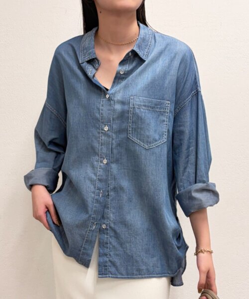 LOUNGEDRESS（ラウンジドレス）の「【@_shirabe.s_コラボ】シアーデニムタックシャツ（シャツ/ブラウス・レディース・ブルー・FREE）」の11枚目の写真