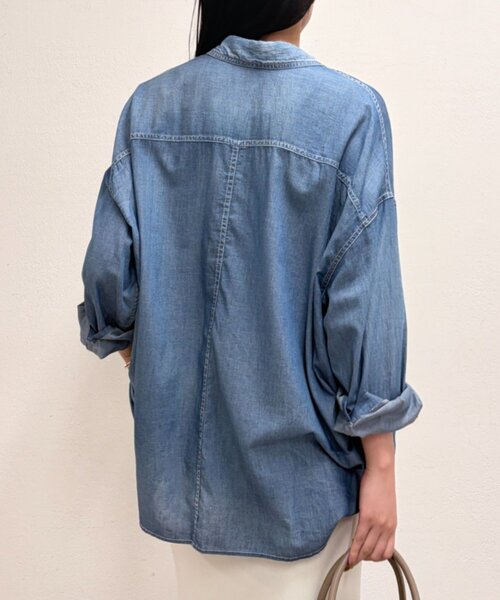 LOUNGEDRESS（ラウンジドレス）の「【@_shirabe.s_コラボ】シアーデニムタックシャツ（シャツ/ブラウス・レディース・ブルー・FREE）」の12枚目の写真