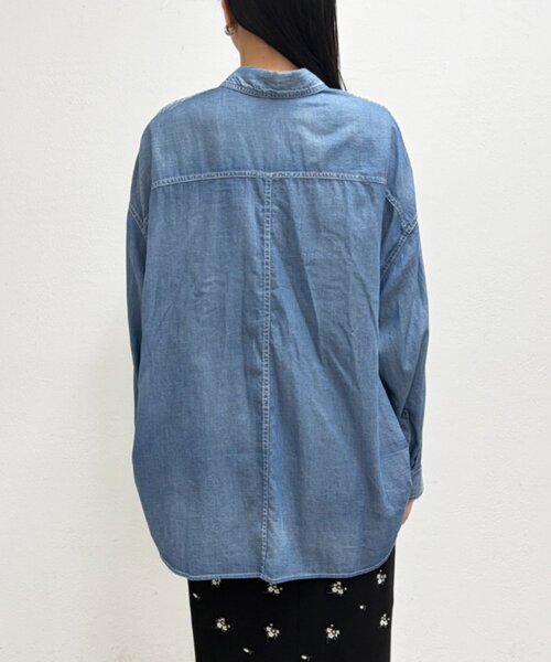 LOUNGEDRESS（ラウンジドレス）の「【@_shirabe.s_コラボ】シアーデニムタックシャツ（シャツ/ブラウス・レディース・ブルー・FREE）」の18枚目の写真