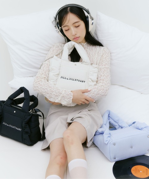 JILL by JILL STUART(ジルバイジルスチュアート)の「パフフリルトート(トートバッグ・レディース・ブラック/ブルー/ホワイト・FREE)」の9枚目の写真