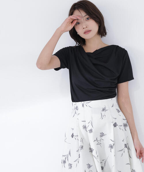 NATURAL BEAUTY BASIC(ナチュラルビューティーベーシック)の「◇コンパクトドレープカットソー(Tシャツ/カットソー・レディース・ブラック/オフホワイト/チャコールグレー・FREE)」の8枚目の写真