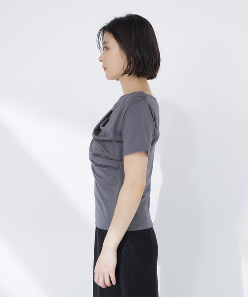 NATURAL BEAUTY BASIC(ナチュラルビューティーベーシック)の「◇コンパクトドレープカットソー(Tシャツ/カットソー・レディース・ブラック/オフホワイト/チャコールグレー・FREE)」の18枚目の写真