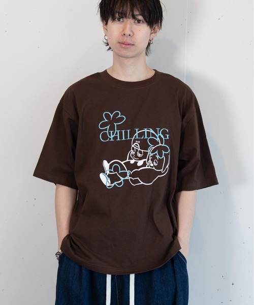 bashful base Oriental(バッシュフルベースオリエンタル)の「【bbO】バッシュフルくんCHILLING T(Tシャツ/カットソー・メンズ・ブラウン/ホワイト/ブラック・LARGE/MEDIUM/SMALL)」の1枚目の写真